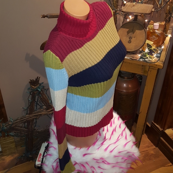 Old Navy chunky knit sweater XS but fits big - Picture 3 of 5